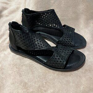 Baske California Meadow woman's size EU 38.5 US 8 black back zipper